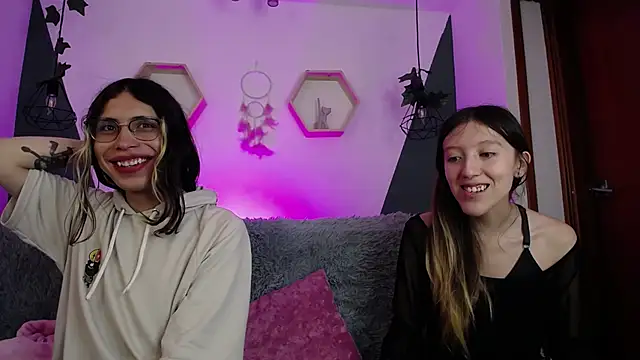 Snapshot of BRIAR_AND_BLAIR chatting on February 10, 2025, 2:16 pm BRIAR AND BLAIR online show from February 10, 2025, 2:16 pm