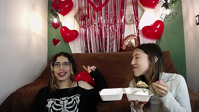 Snapshot of BRIAR_AND_BLAIR chatting on February 17, 2025, 2:15 pm BRIAR AND BLAIR online show from February 17, 2025, 2:15 pm