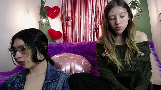 Snapshot of BRIAR_AND_BLAIR chatting on February 19, 2025, 2:34 pm BRIAR AND BLAIR online show from February 19, 2025, 2:34 pm
