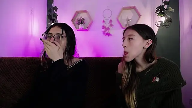 Snapshot of BRIAR_AND_BLAIR chatting on February 22, 2025, 5:02 pm BRIAR AND BLAIR online show from February 22, 2025, 5:02 pm
