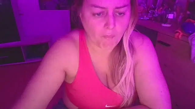 Meliss Official9 online show from December 20, 2025, 8:49 pm