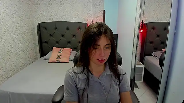 MAGNOLEROY online show from September 24, 2025, 12:52 pm