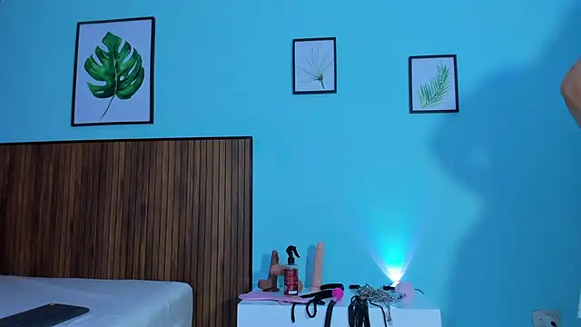 curvy rousi online show from February 21, 2025, 2:38 pm