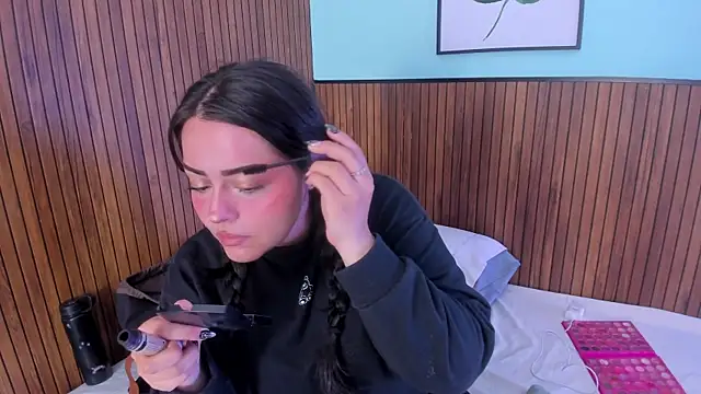 curvy rousi online show from November 15, 2025, 11:40 am