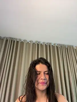 Snapshot of Alice_Biel chatting on June 20, 2026, 1:25 pm Alice Biel online show from June 20, 2026, 1:25 pm