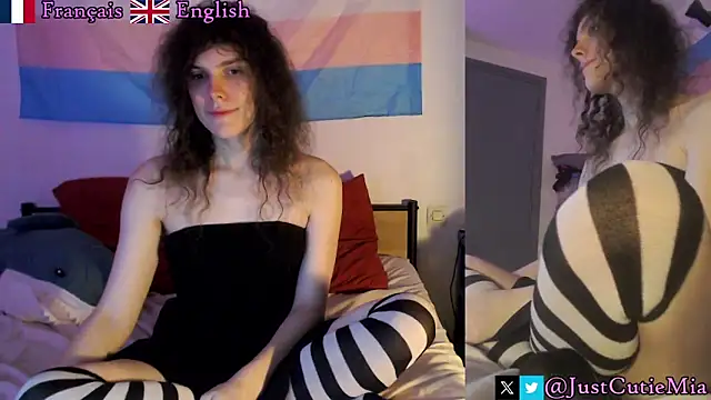 JustCutieMia online show from November 7, 2025, 7:03 pm