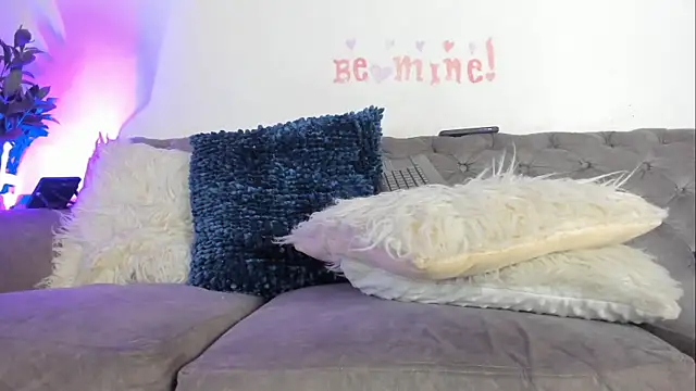 Snapshot of Sofi_Vasquez chatting on February 19, 2025, 1:51 am Sofi Vasquez online show from February 19, 2025, 1:51 am
