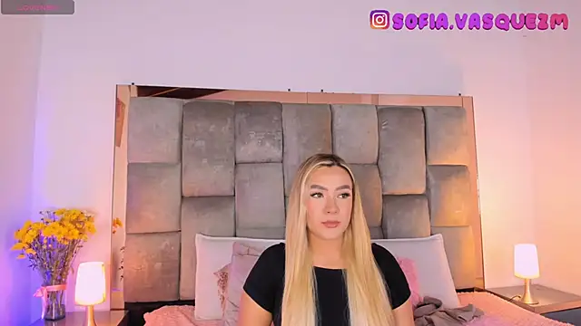 Sofi Vasquez online show from October 7, 2025, 9:01 pm