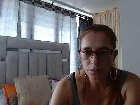 Snapshot of karlabarrera chatting on May 28, 2026, 8:28 pm karlabarrera online show from May 28, 2026, 8:28 pm