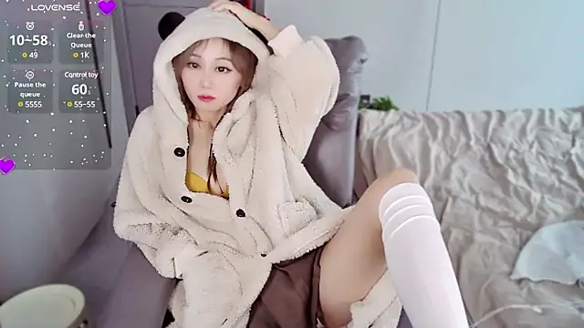 Snapshot of Xiaoyu-G chatting on March 2, 2025, 8:16 am Xiaoyu-G online show from March 2, 2025, 8:16 am