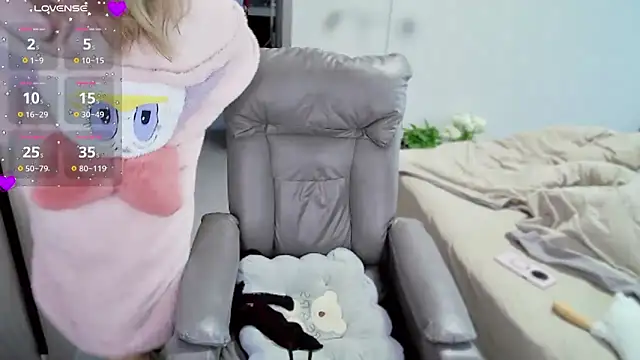 Snapshot of Xiaoyu-G chatting on March 12, 2025, 9:02 am Xiaoyu-G online show from March 12, 2025, 9:02 am