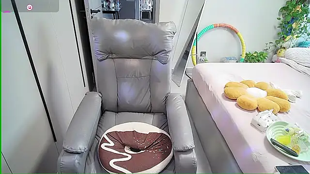 Snapshot of Xiaoyu-G chatting on September 12, 2025, 1:06 am Xiaoyu-G online show from September 12, 2025, 1:06 am