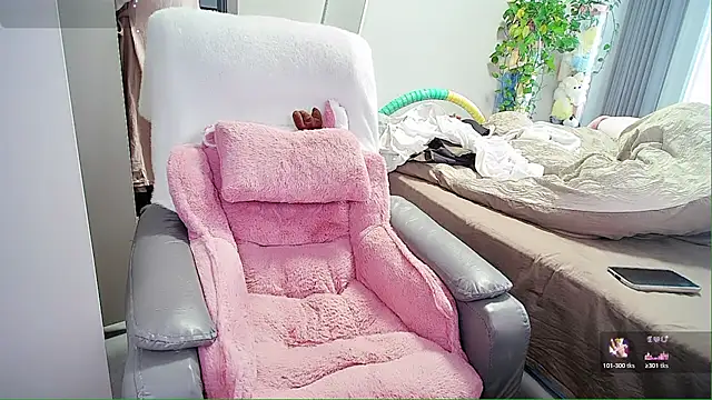 Snapshot of Xiaoyu-G chatting on November 1, 2025, 2:13 am Xiaoyu-G online show from November 1, 2025, 2:13 am