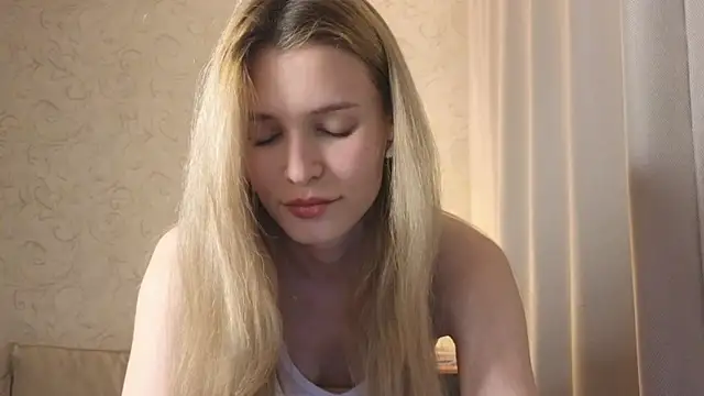 Snapshot of elsa_limerence chatting on May 7, 2026, 6:13 pm elsa limerence online show from May 7, 2026, 6:13 pm