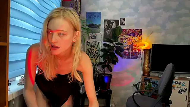 Evvie Summn1 online show from February 23, 2025, 5:34 am