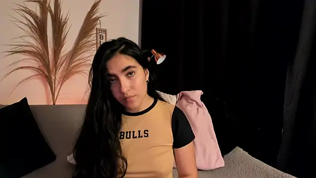 Serenity Day online show from December 3, 2025, 1:02 am