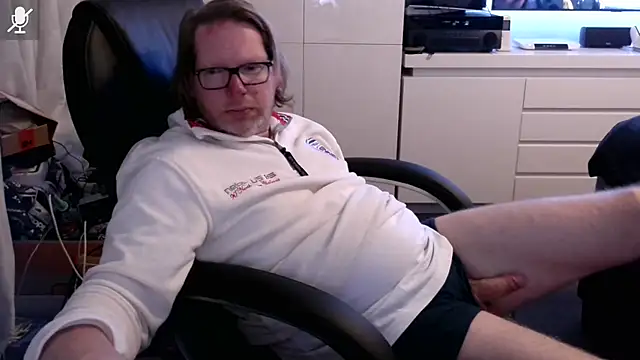 Snapshot of VSteph chatting on September 25, 2025, 8:34 pm VSteph online show from September 25, 2025, 8:34 pm