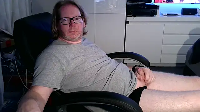 Snapshot of VSteph chatting on October 1, 2025, 7:42 pm VSteph online show from October 1, 2025, 7:42 pm