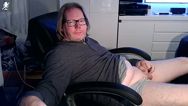 Snapshot of VSteph chatting on October 13, 2025, 8:53 pm VSteph online show from October 13, 2025, 8:53 pm