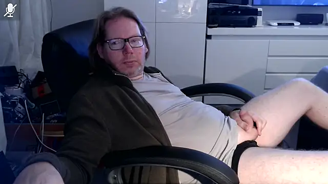 Snapshot of VSteph chatting on November 6, 2025, 10:32 pm VSteph online show from November 6, 2025, 10:32 pm