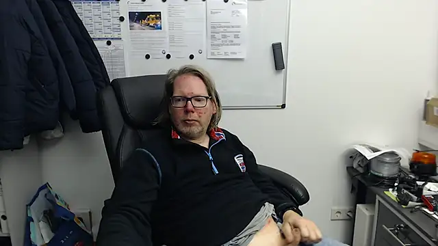 VSteph online show from November 26, 2025, 4:19 pm