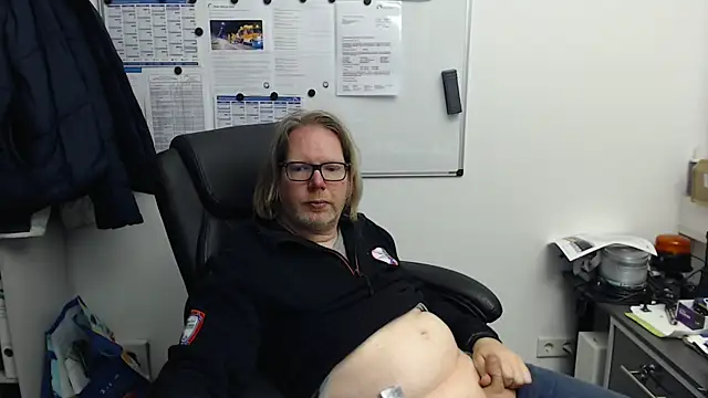 VSteph online show from December 5, 2025, 6:48 pm