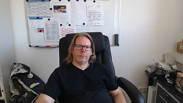 Snapshot of VSteph chatting on August 4, 2026, 12:19 pm VSteph online show from August 4, 2026, 12:19 pm