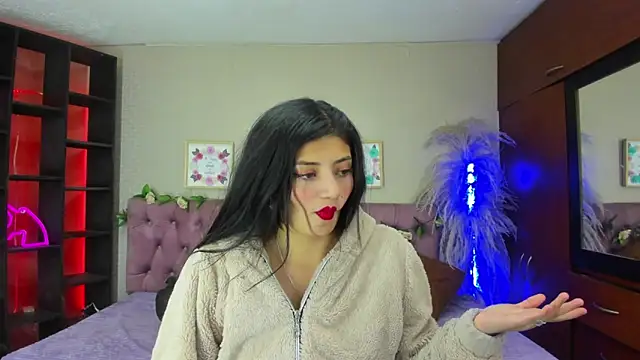 Lia Keen online show from December 9, 2024, 8:01 pm
