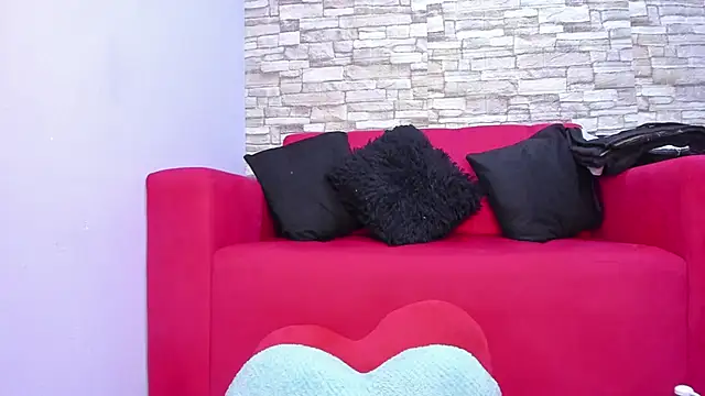 nicollee18 online show from March 22, 2025, 9:13 am