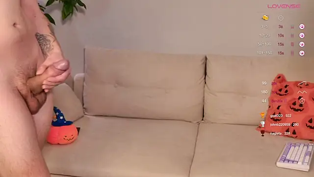 duomooncouple online show from November 3, 2025, 8:48 am