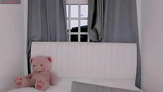 gatitavenecis online show from September 13, 2025, 10:48 am