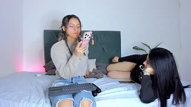 Gabby and Alice online show from February 6, 2025, 8:02 pm