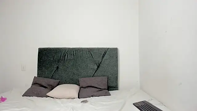 Gabby and Alice online show from March 5, 2025, 11:27 pm