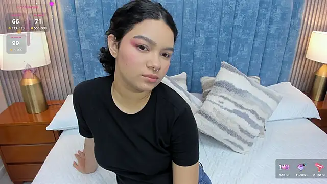 pretty sunlight  online show from November 5, 2025, 2:11 am