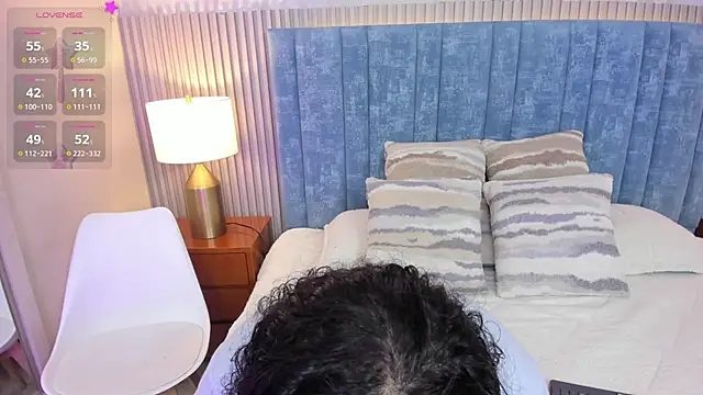 pretty sunlight  online show from November 26, 2025, 1:39 am