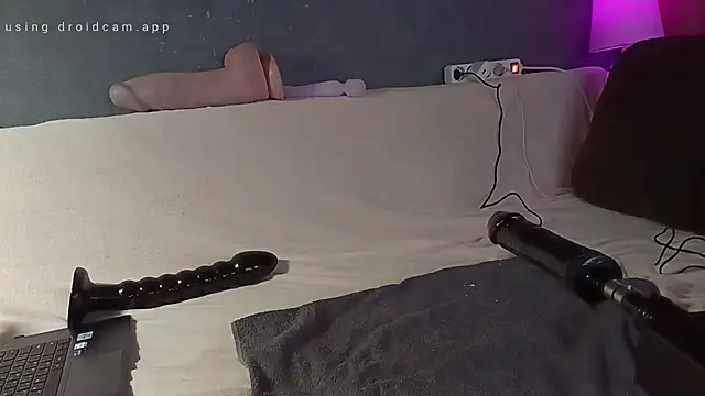 Snapshot of Hungry__Puppy chatting on October 23, 2025, 8:29 pm Hungry Puppy online show from October 23, 2025, 8:29 pm