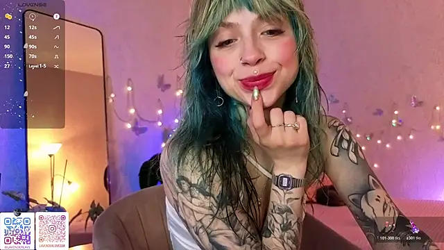 Snapshot of lavenderluxe chatting on May 24, 2026, 9:25 am lavenderluxe online show from May 24, 2026, 9:25 am