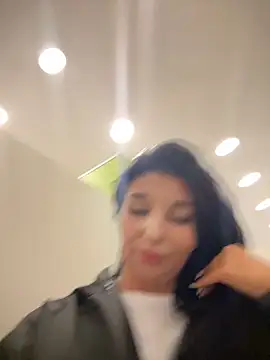 Tisha Busty online show from September 25, 2025, 1:04 pm