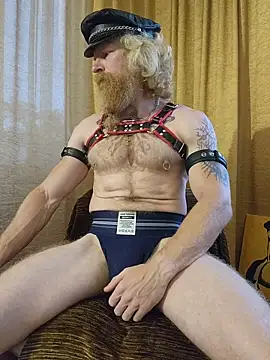 Snapshot of Gingerbeard40 chatting on June 27, 2026, 4:39 am Gingerbeard40 online show from June 27, 2026, 4:39 am