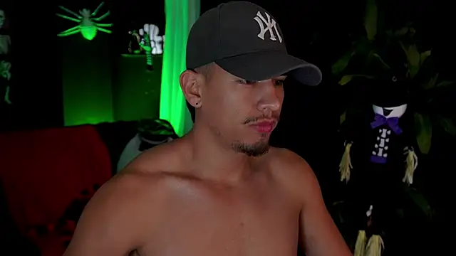 Aaronfox x online show from October 18, 2025, 9:32 am