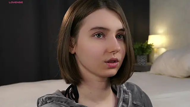 MeghanElson online show from April 12, 2026, 1:05 pm