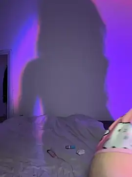 madelinexx online show from February 5, 2026, 4:00 pm