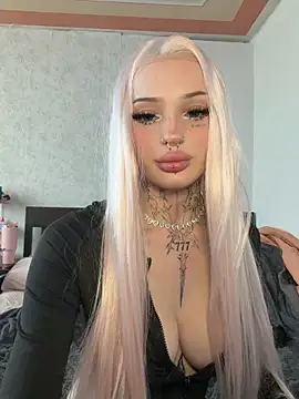 madelinexx online show from May 15, 2026, 2:24 pm