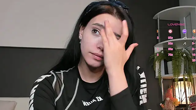 Snapshot of WildaBendell chatting on January 22, 2025, 12:49 pm WildaBendell online show from January 22, 2025, 12:49 pm