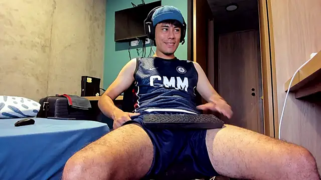 Huge latin cock online show from January 15, 2026, 7:28 pm