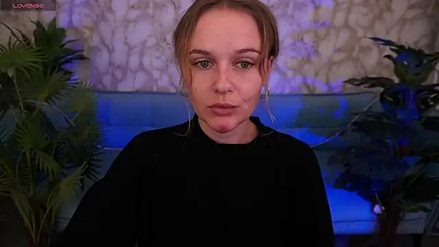 MaribelRiverr  online show from October 10, 2025, 5:39 am