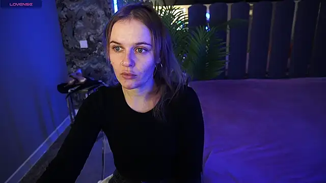 MaribelRiverr  online show from November 3, 2025, 6:36 am