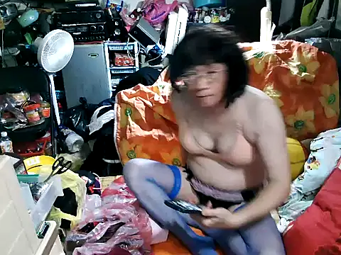 jamescheng27390 online show from April 8, 2026, 10:59 am