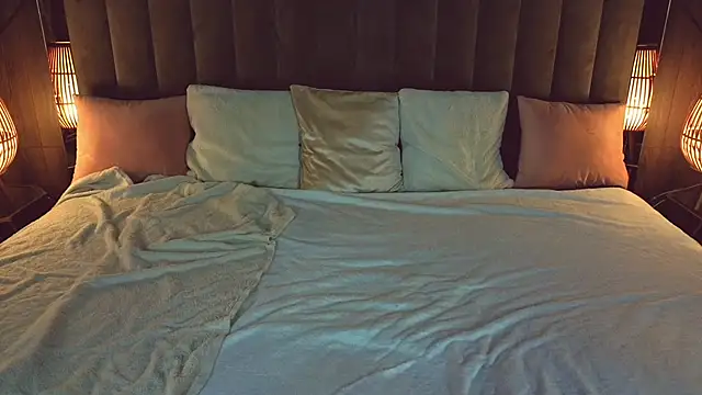 BettyDark online show from November 27, 2025, 8:33 pm