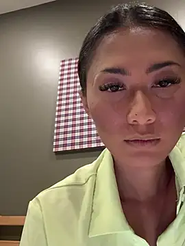 thai-dreamgirl online show from April 16, 2026, 11:55 am